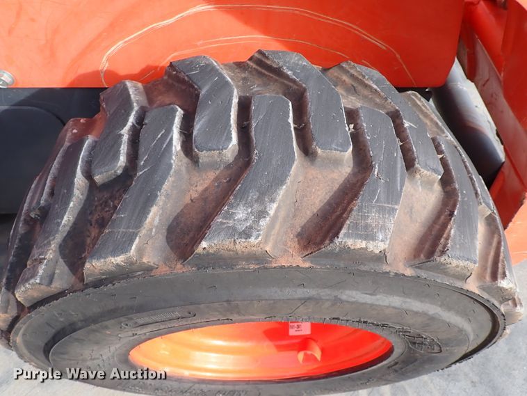 image for item IC9711 2016 Kubota SSV75  skid steer loader