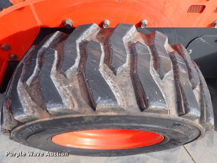 image for item IC9711 2016 Kubota SSV75  skid steer loader