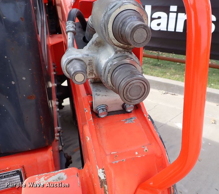 image for item IC9712 2017 Kubota SSV75  skid steer loader