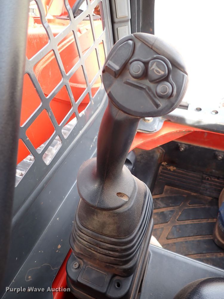 image for item IC9712 2017 Kubota SSV75  skid steer loader