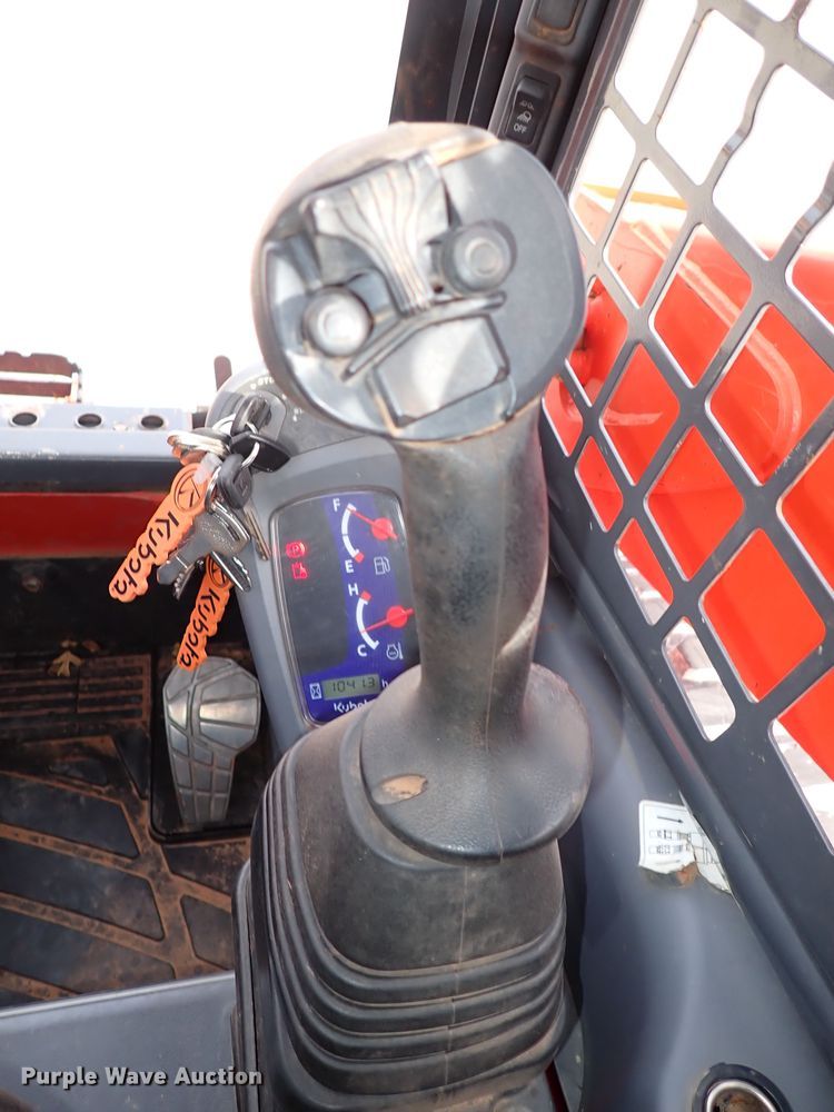 image for item IC9712 2017 Kubota SSV75  skid steer loader