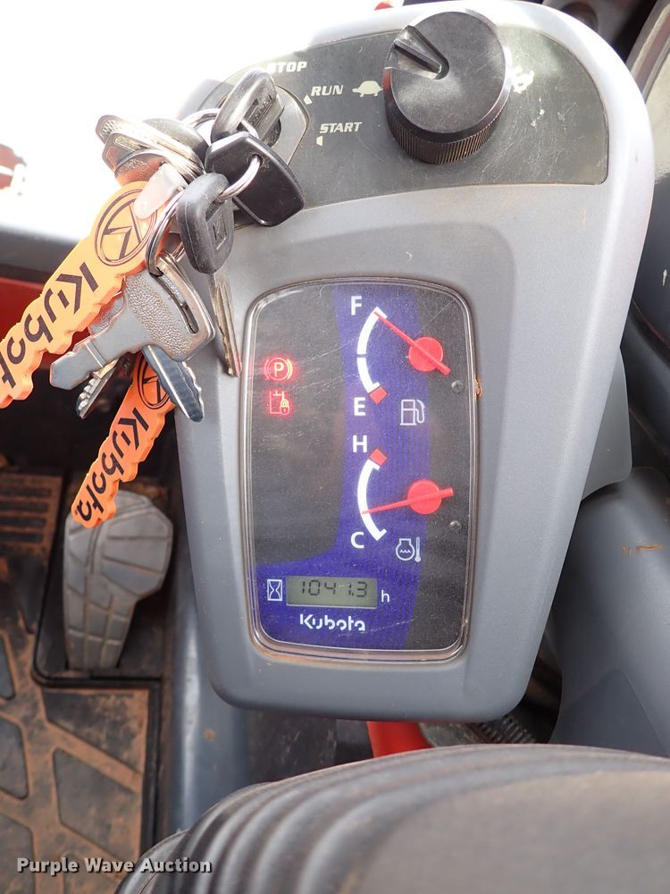 image for item IC9712 2017 Kubota SSV75  skid steer loader