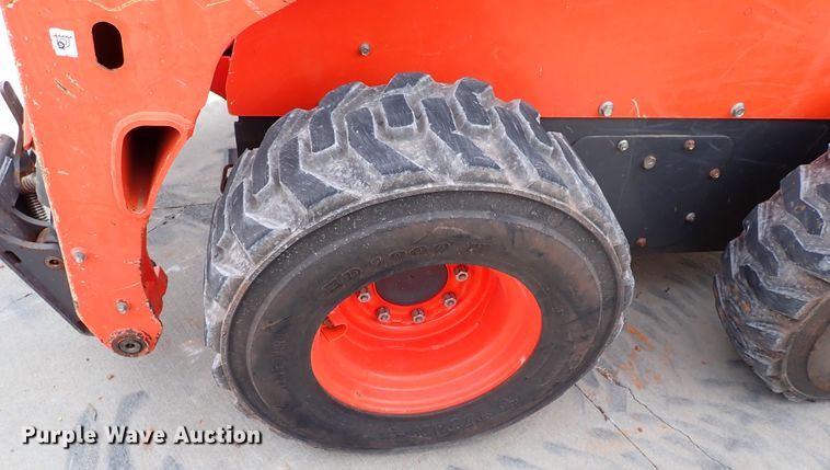 image for item IC9712 2017 Kubota SSV75  skid steer loader