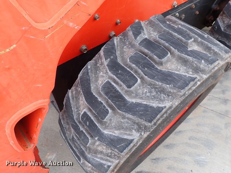 image for item IC9712 2017 Kubota SSV75  skid steer loader