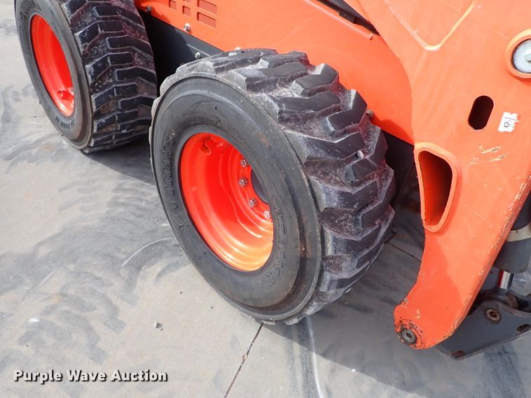 image for item IC9712 2017 Kubota SSV75  skid steer loader