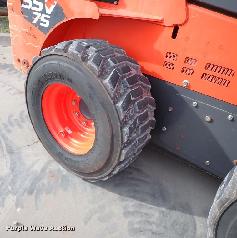 image for item IC9712 2017 Kubota SSV75  skid steer loader