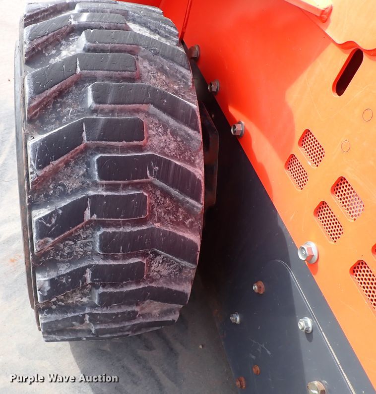 image for item IC9712 2017 Kubota SSV75  skid steer loader