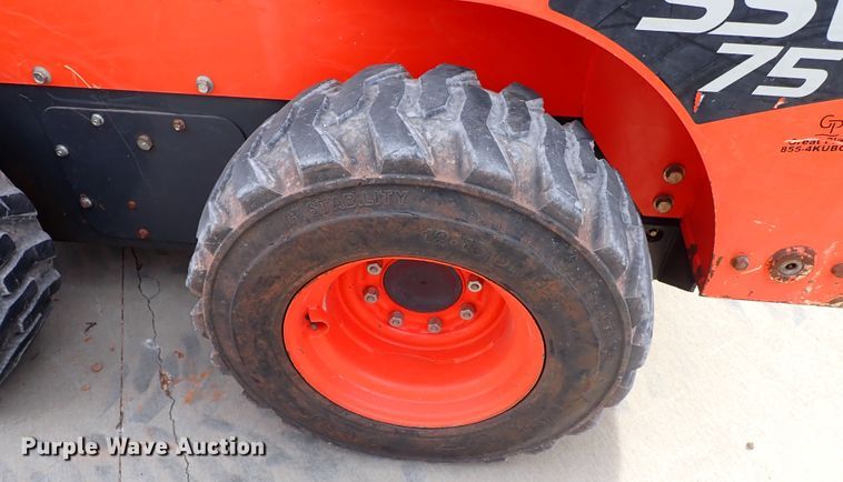 image for item IC9712 2017 Kubota SSV75  skid steer loader