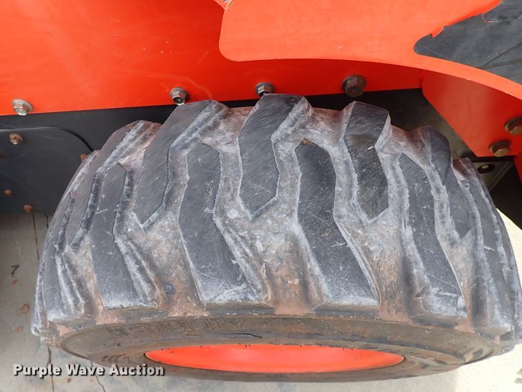 image for item IC9712 2017 Kubota SSV75  skid steer loader
