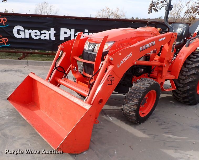 image for item IC9714 2019 Kubota L3901HST  MFWD tractor