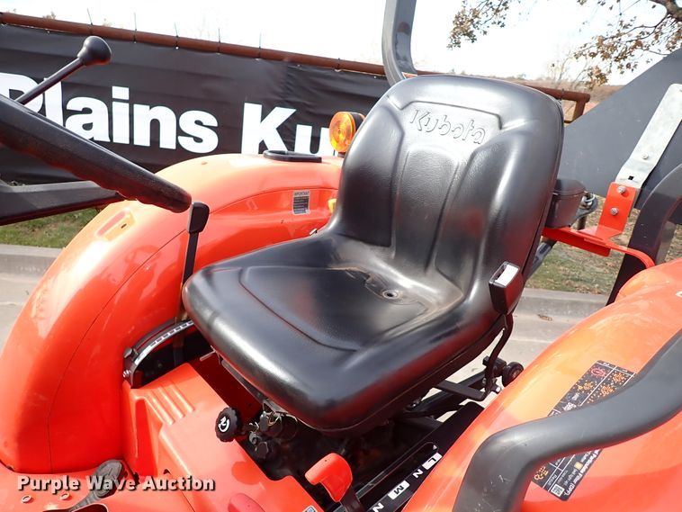 image for item IC9714 2019 Kubota L3901HST  MFWD tractor