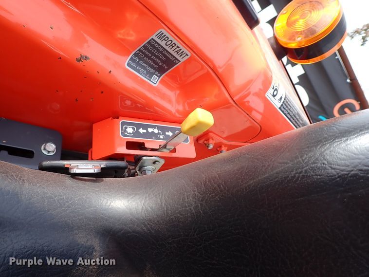 image for item IC9714 2019 Kubota L3901HST  MFWD tractor