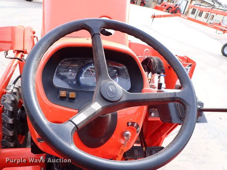 image for item IC9714 2019 Kubota L3901HST  MFWD tractor