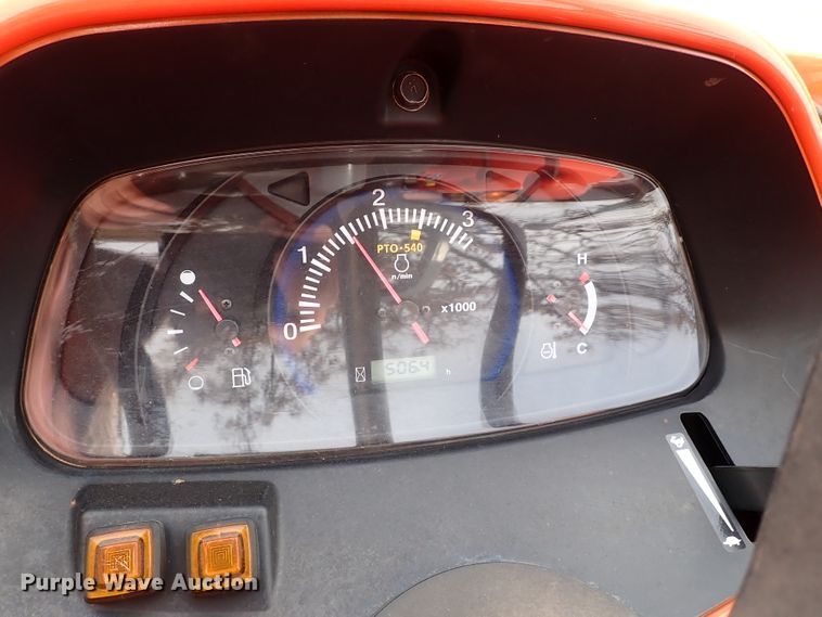 image for item IC9714 2019 Kubota L3901HST  MFWD tractor