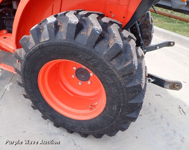 image for item IC9714 2019 Kubota L3901HST  MFWD tractor