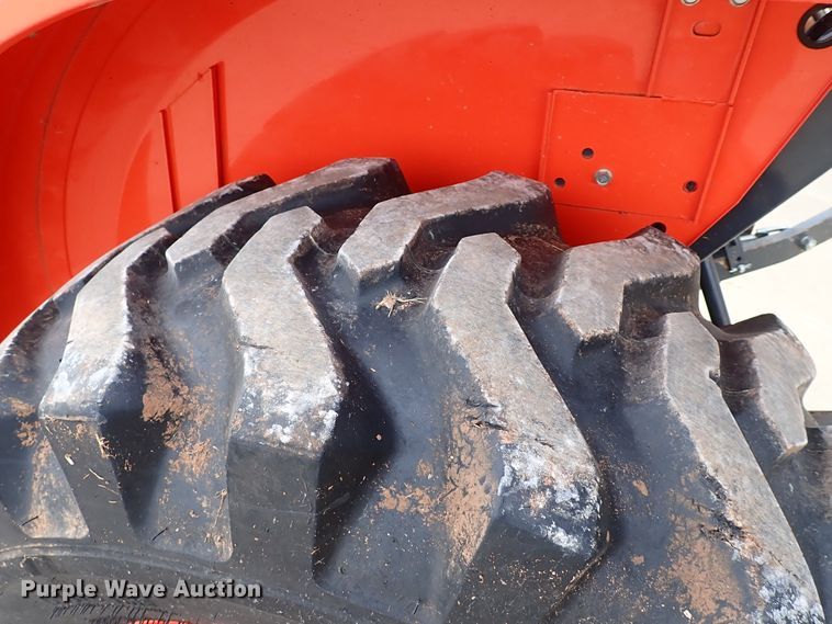 image for item IC9714 2019 Kubota L3901HST  MFWD tractor