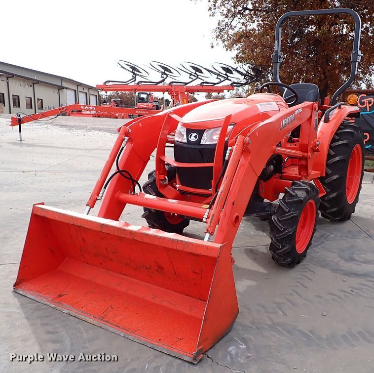 image for item IC9716 2019 Kubota L3301DT  MFWD tractor