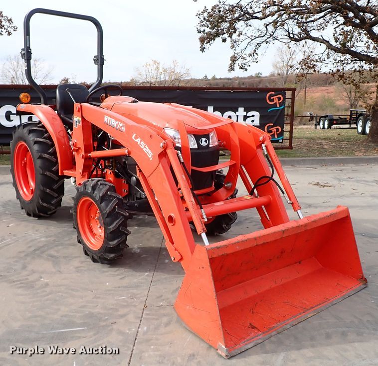 image for item IC9716 2019 Kubota L3301DT  MFWD tractor