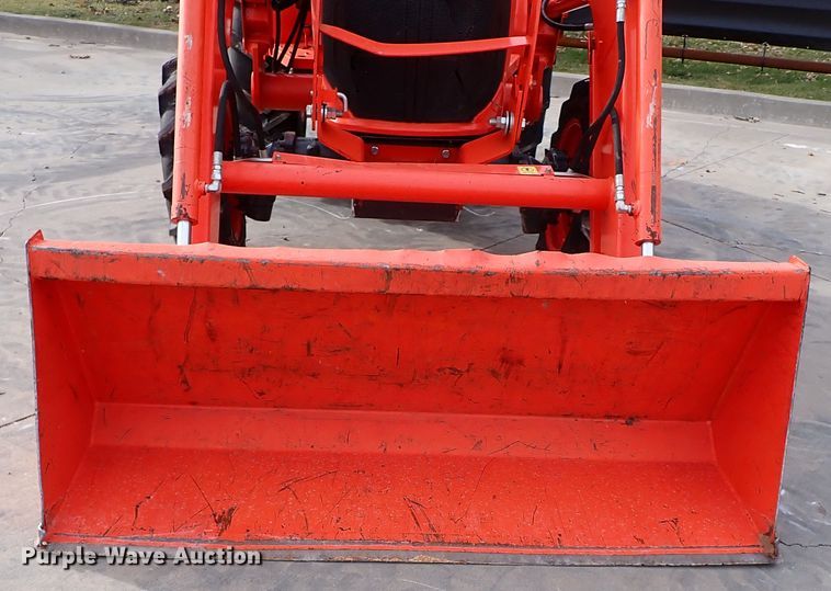 image for item IC9716 2019 Kubota L3301DT  MFWD tractor