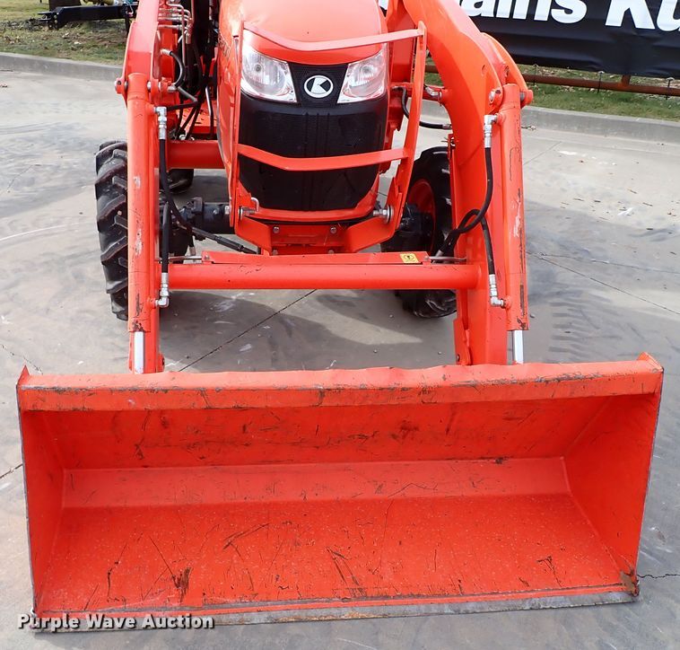 image for item IC9716 2019 Kubota L3301DT  MFWD tractor