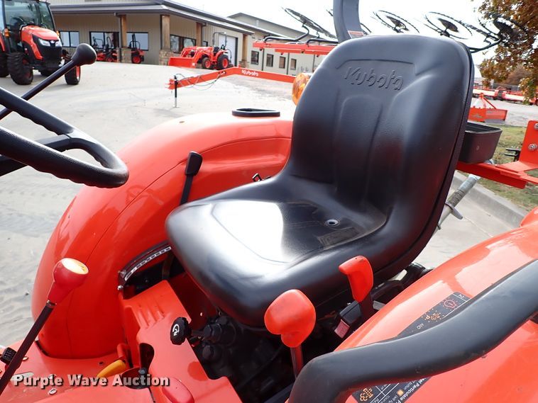 image for item IC9716 2019 Kubota L3301DT  MFWD tractor