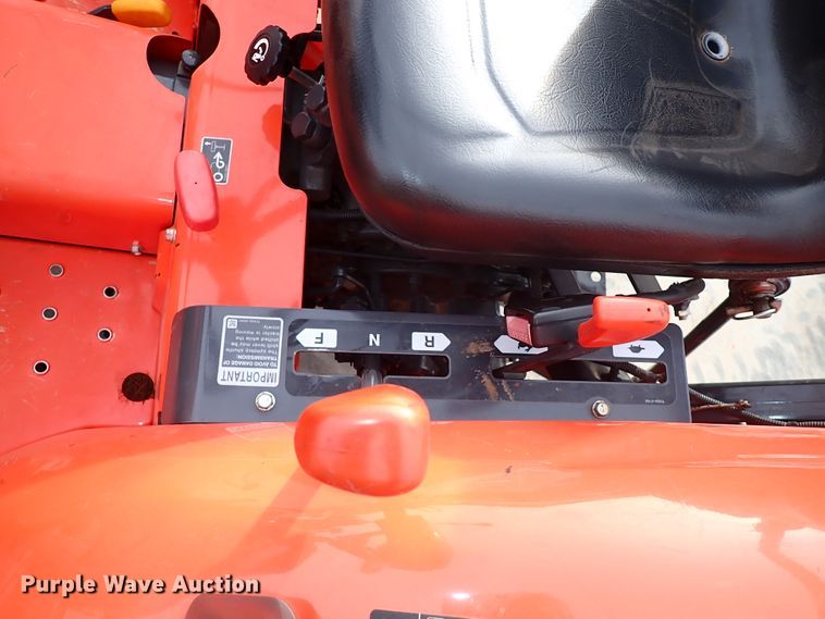 image for item IC9716 2019 Kubota L3301DT  MFWD tractor