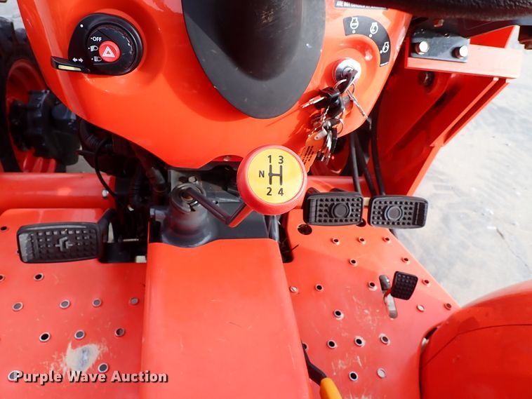 image for item IC9716 2019 Kubota L3301DT  MFWD tractor