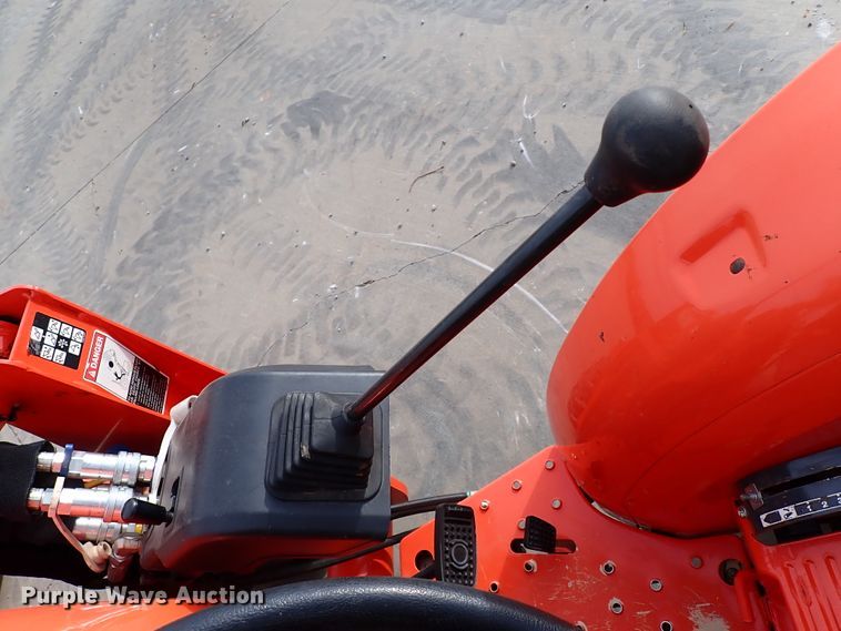 image for item IC9716 2019 Kubota L3301DT  MFWD tractor