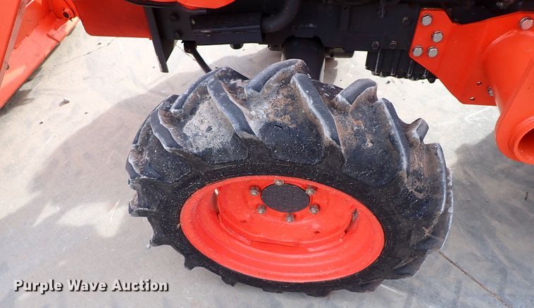 image for item IC9716 2019 Kubota L3301DT  MFWD tractor