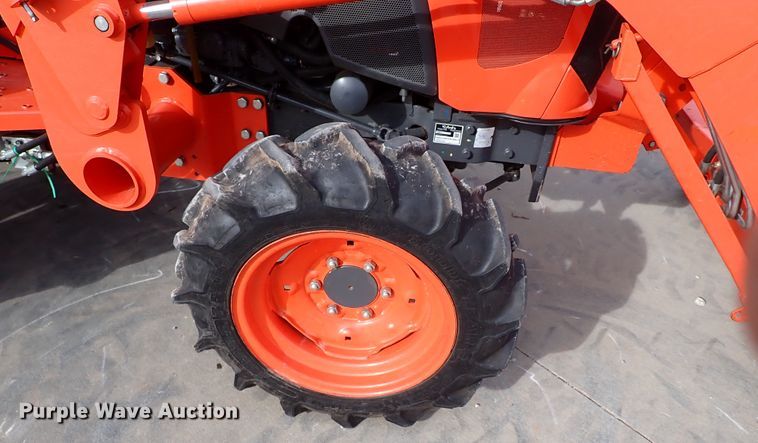 image for item IC9716 2019 Kubota L3301DT  MFWD tractor