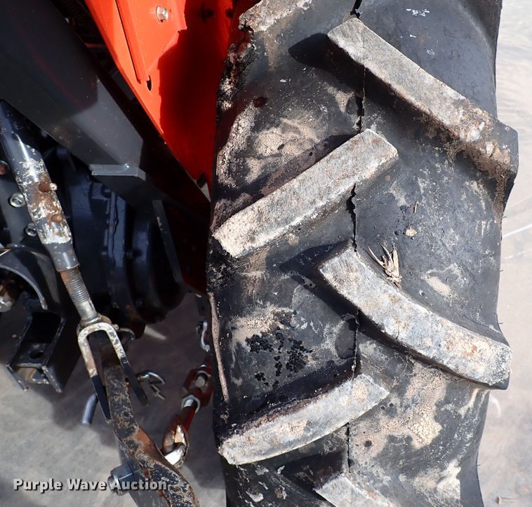 image for item IC9716 2019 Kubota L3301DT  MFWD tractor