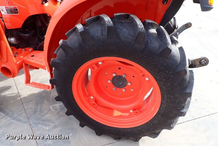 image for item IC9716 2019 Kubota L3301DT  MFWD tractor