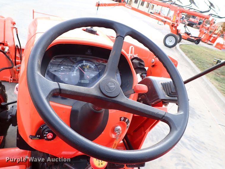 image for item IC9718 2019 Kubota L3901DT  MFWD tractor