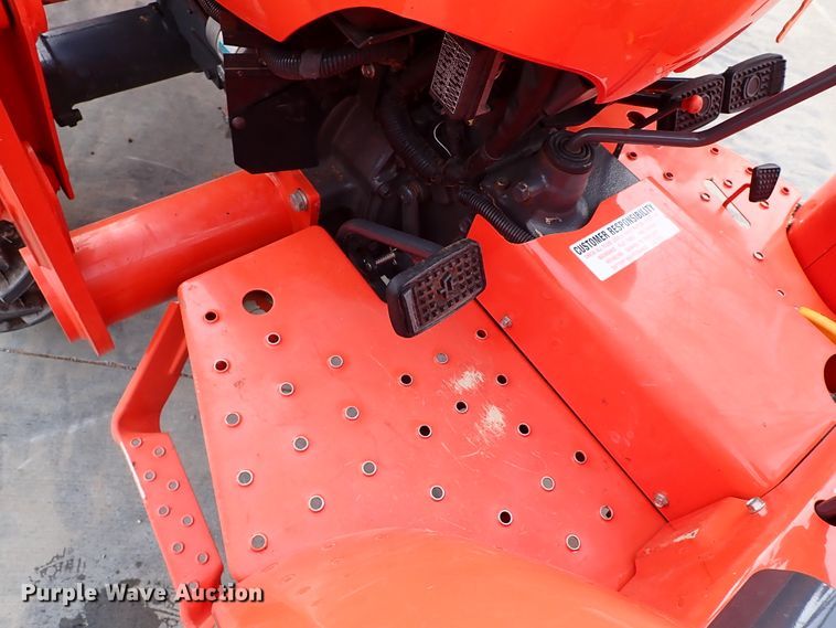image for item IC9718 2019 Kubota L3901DT  MFWD tractor