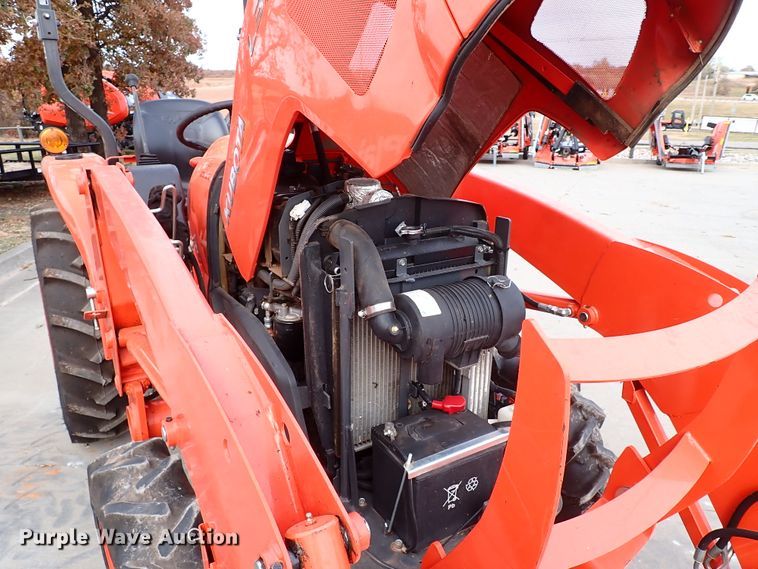 image for item IC9718 2019 Kubota L3901DT  MFWD tractor