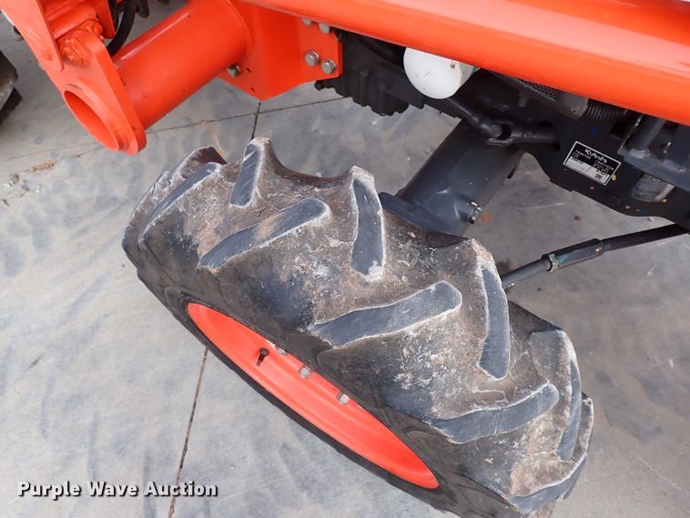 image for item IC9718 2019 Kubota L3901DT  MFWD tractor