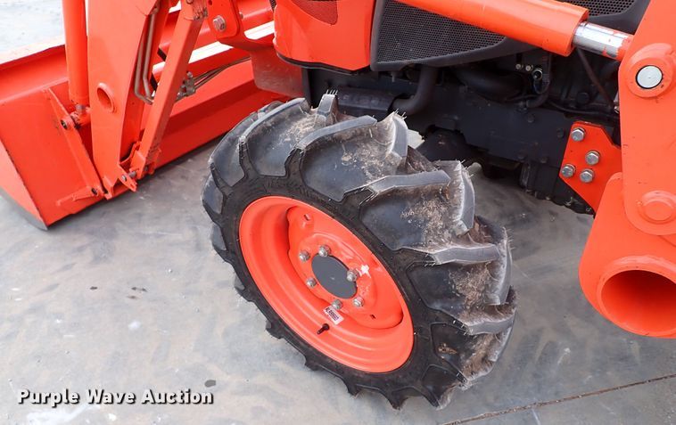 image for item IC9718 2019 Kubota L3901DT  MFWD tractor