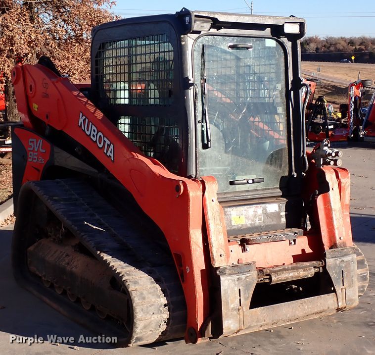 image for item IC9737 2019 Kubota SVL95-2S  tracked skid steer loader