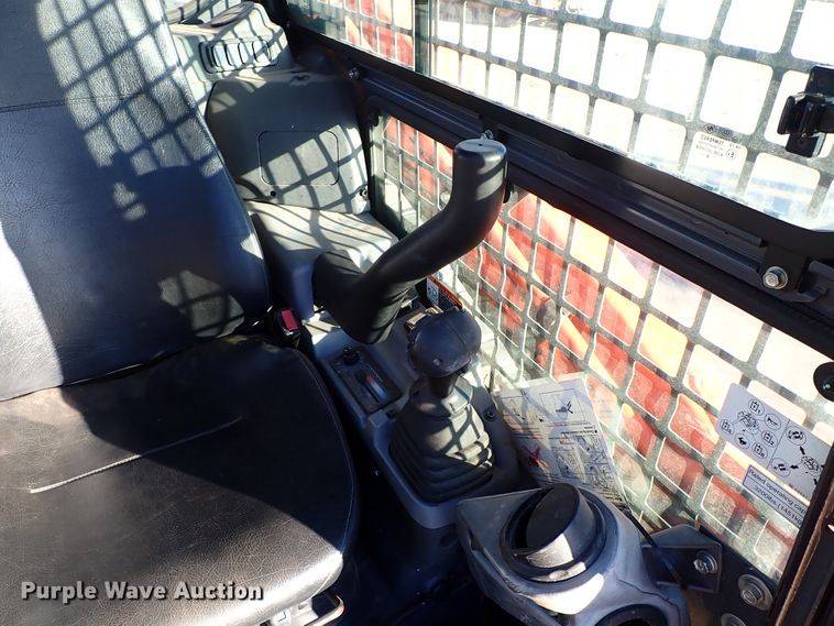 image for item IC9737 2019 Kubota SVL95-2S  tracked skid steer loader