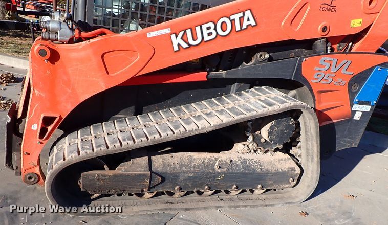image for item IC9737 2019 Kubota SVL95-2S  tracked skid steer loader
