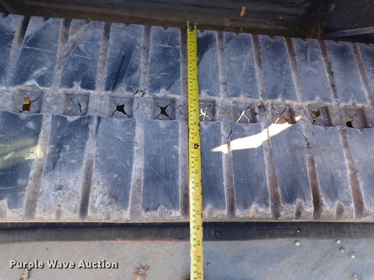 image for item IC9737 2019 Kubota SVL95-2S  tracked skid steer loader