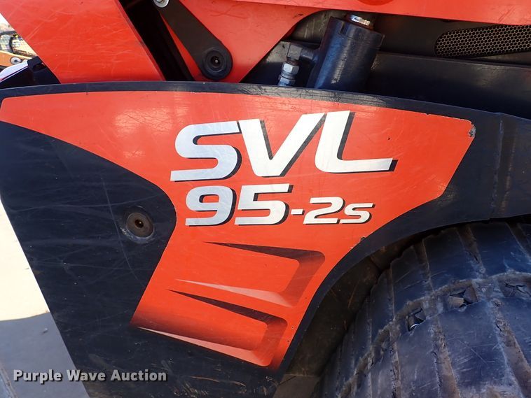 image for item IC9737 2019 Kubota SVL95-2S  tracked skid steer loader