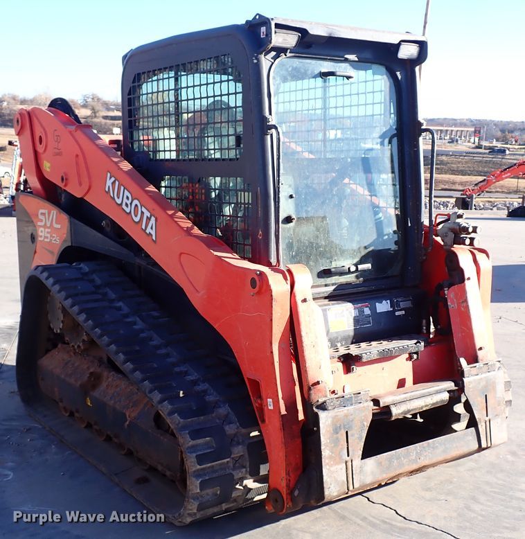 image for item IC9738 2019 Kubota SVL95-2S  tracked skid steer loader