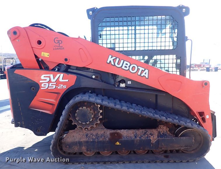 image for item IC9738 2019 Kubota SVL95-2S  tracked skid steer loader