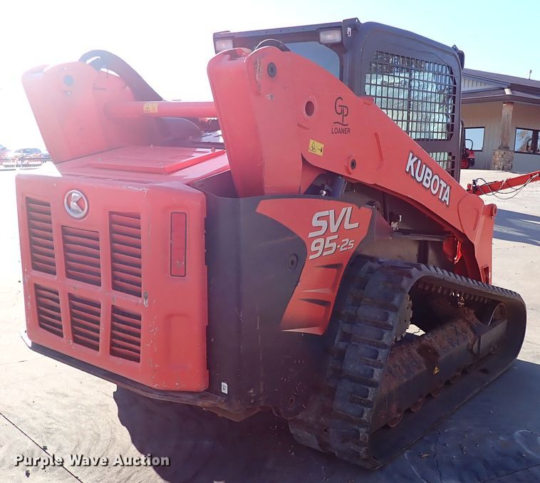 image for item IC9738 2019 Kubota SVL95-2S  tracked skid steer loader