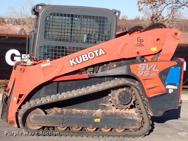 image for item IC9738 2019 Kubota SVL95-2S  tracked skid steer loader