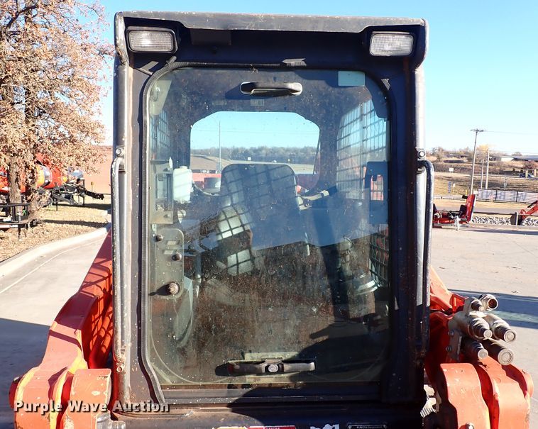 image for item IC9738 2019 Kubota SVL95-2S  tracked skid steer loader