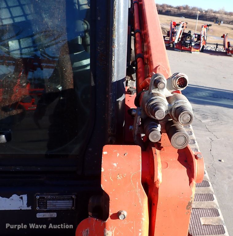 image for item IC9738 2019 Kubota SVL95-2S  tracked skid steer loader