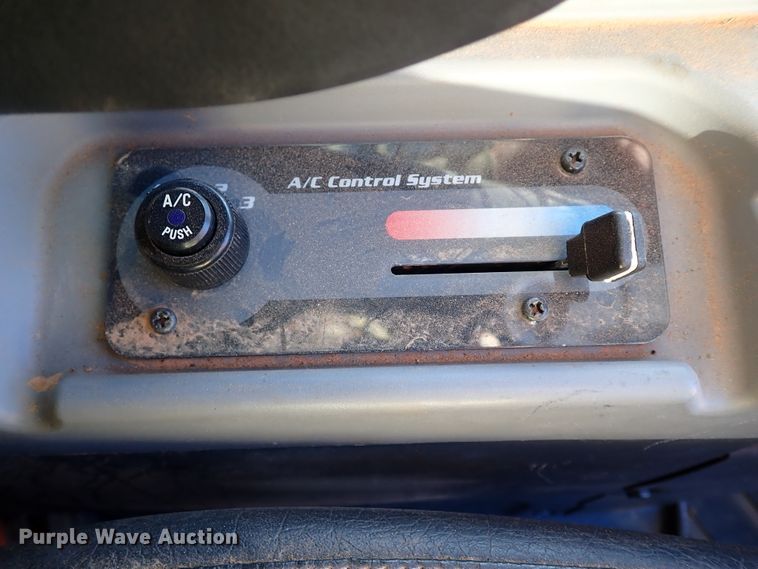 image for item IC9738 2019 Kubota SVL95-2S  tracked skid steer loader