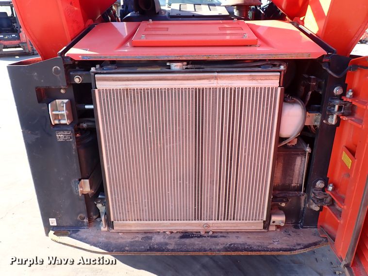 image for item IC9738 2019 Kubota SVL95-2S  tracked skid steer loader